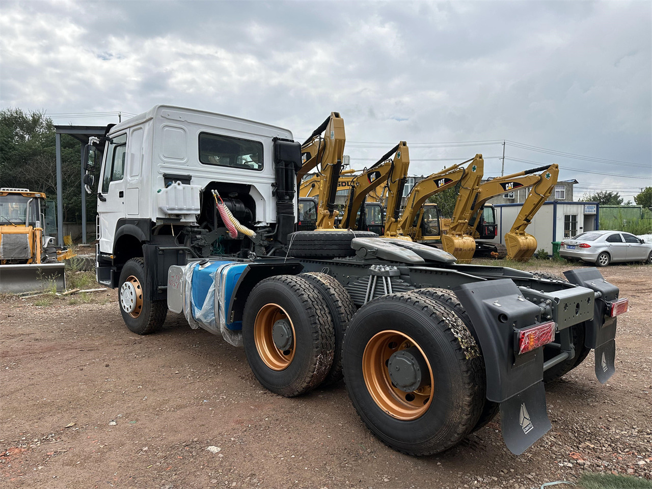 SINOTRUK Howo tractor unit 420hp - Tegljač: slika SINOTRUK Howo tractor unit 420hp - Tegljač SINOTRUK Howo tractor unit 420hp - Tegljač: slika SINOTRUK Howo tractor unit 420hp - Tegljač