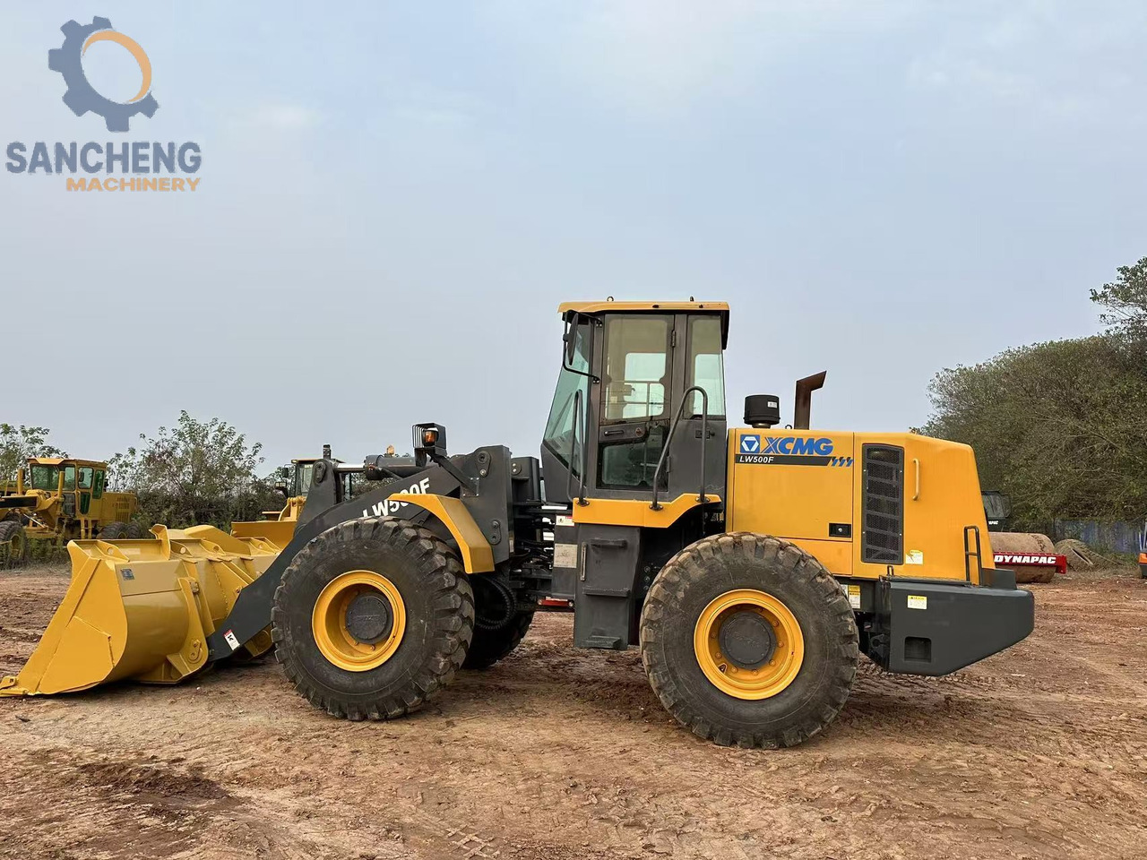 XCMG LW500F - Utovarivač na kotačima: slika XCMG LW500F - Utovarivač na kotačima XCMG LW500F - Utovarivač na kotačima: slika XCMG LW500F - Utovarivač na kotačima