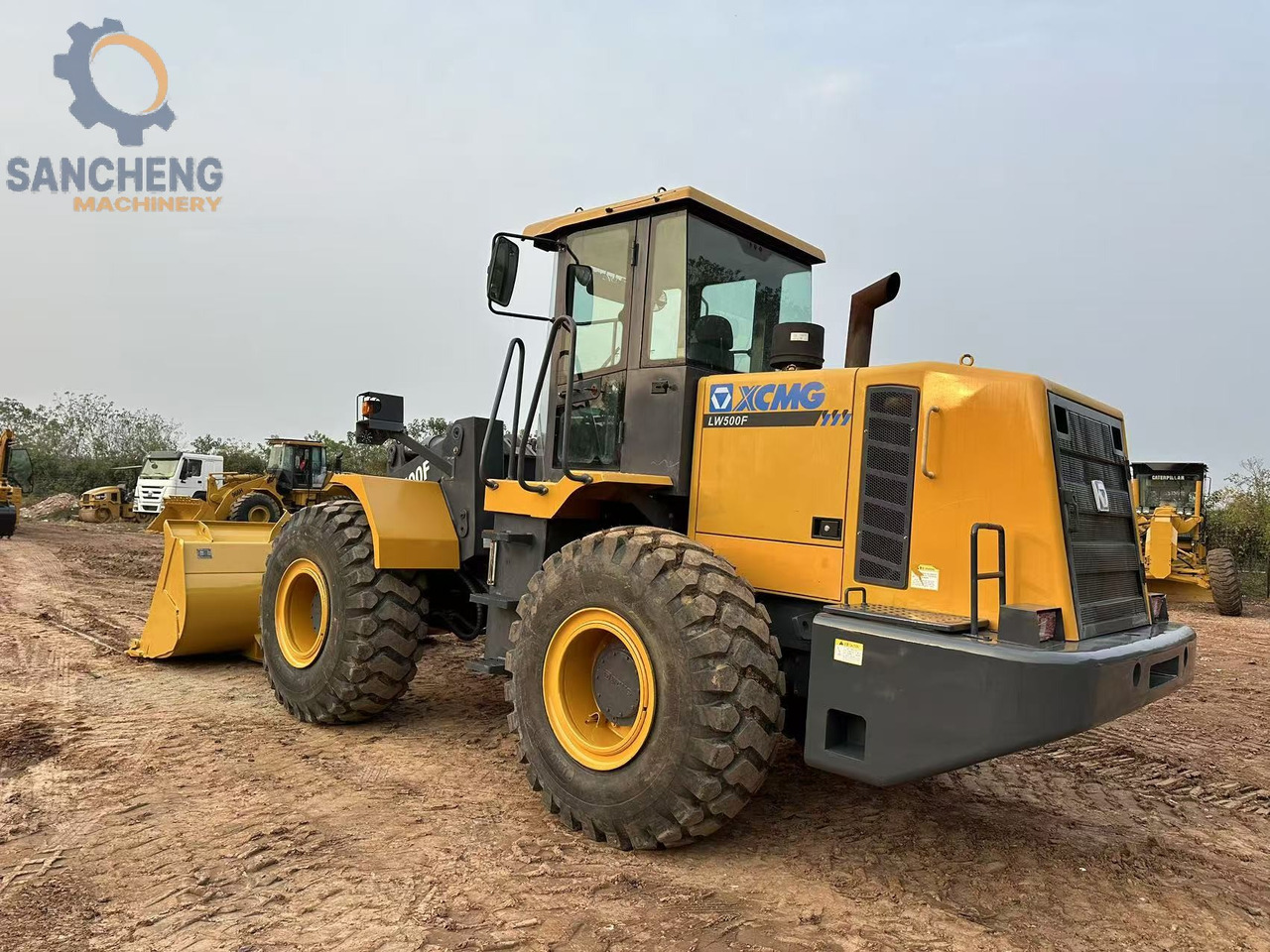 XCMG LW500F - Utovarivač na kotačima: slika XCMG LW500F - Utovarivač na kotačima XCMG LW500F - Utovarivač na kotačima: slika XCMG LW500F - Utovarivač na kotačima