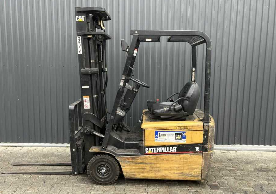 CAT Lift Trucks EP16KT - Električni viličar: slika CAT Lift Trucks EP16KT - Električni viličar CAT Lift Trucks EP16KT - Električni viličar: slika CAT Lift Trucks EP16KT - Električni viličar