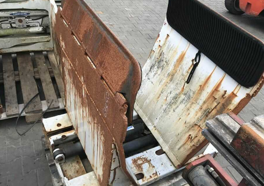 Cascade RS-2000-G - Hvataljka za Viličar: slika Cascade RS-2000-G - Hvataljka za Viličar Cascade RS-2000-G - Hvataljka za Viličar: slika Cascade RS-2000-G - Hvataljka za Viličar