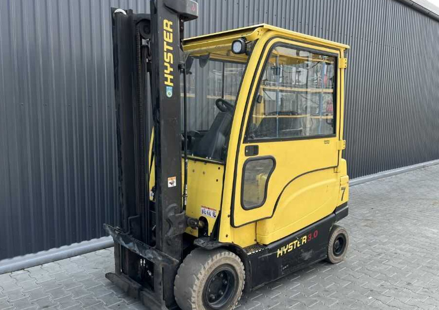 Hyster J3.0XN - Električni viličar: slika Hyster J3.0XN - Električni viličar Hyster J3.0XN - Električni viličar: slika Hyster J3.0XN - Električni viličar