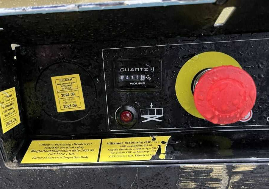 JLG 4045R - Škarasta podizna platforma: slika JLG 4045R - Škarasta podizna platforma JLG 4045R - Škarasta podizna platforma: slika JLG 4045R - Škarasta podizna platforma