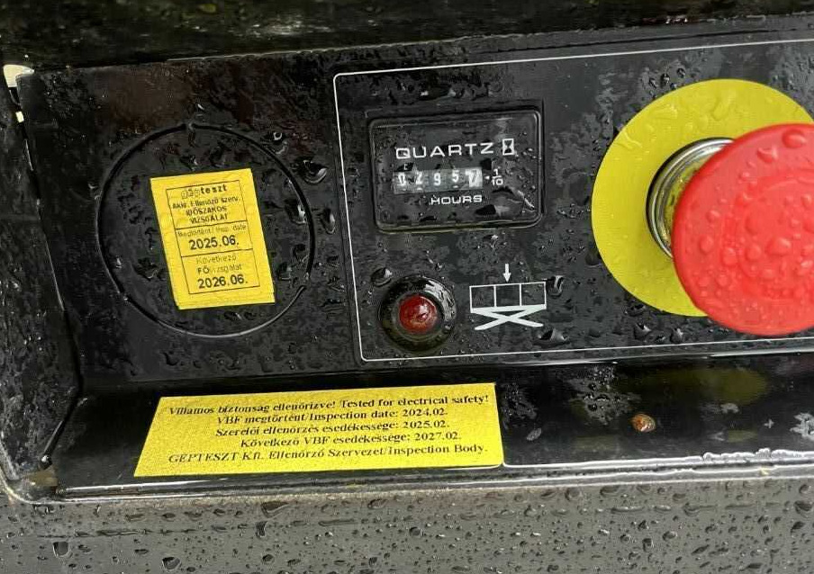 JLG 4045R - Škarasta podizna platforma: slika JLG 4045R - Škarasta podizna platforma JLG 4045R - Škarasta podizna platforma: slika JLG 4045R - Škarasta podizna platforma