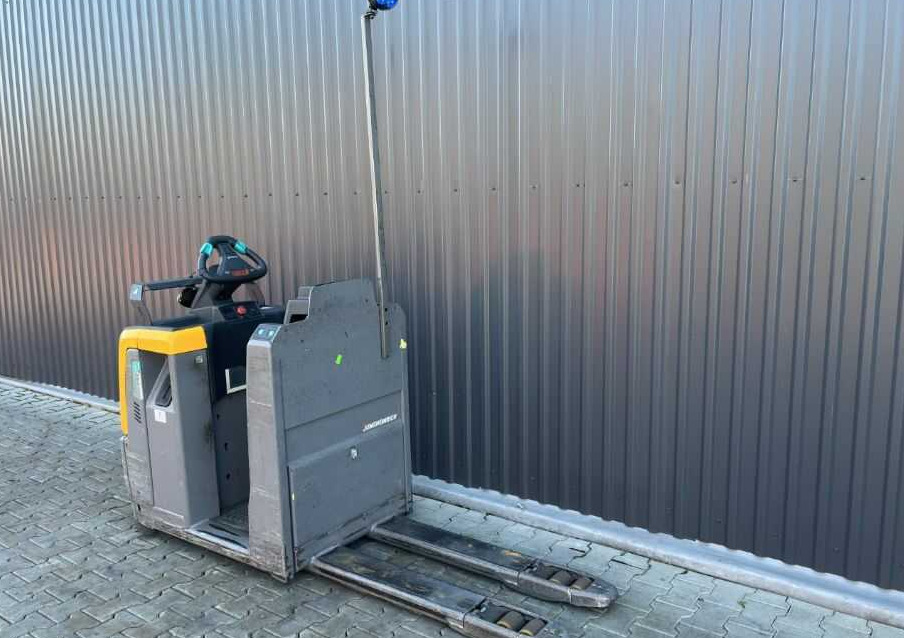 Jungheinrich ECE220 - Komisioner: slika Jungheinrich ECE220 - Komisioner Jungheinrich ECE220 - Komisioner: slika Jungheinrich ECE220 - Komisioner