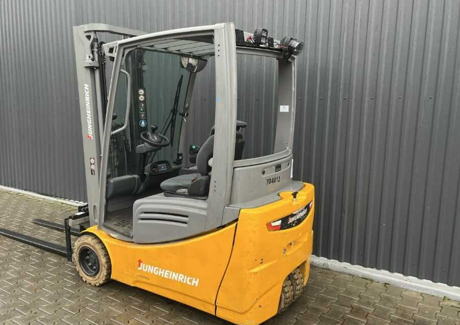 Jungheinrich EFG220 - Električni viličar: slika Jungheinrich EFG220 - Električni viličar Jungheinrich EFG220 - Električni viličar: slika Jungheinrich EFG220 - Električni viličar