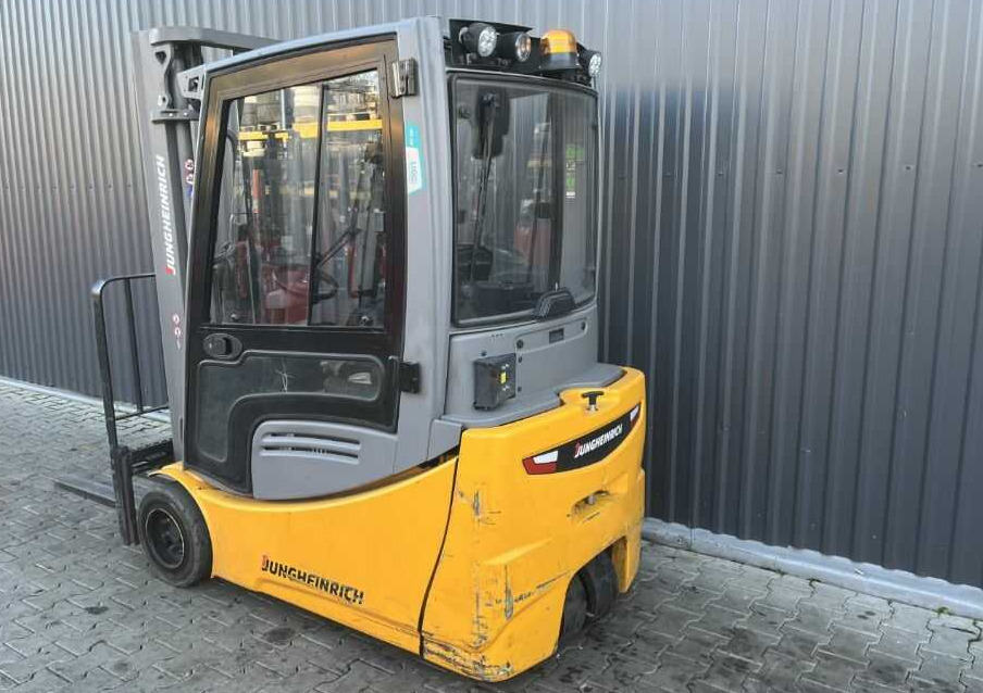 Jungheinrich EFG220 - Električni viličar: slika Jungheinrich EFG220 - Električni viličar Jungheinrich EFG220 - Električni viličar: slika Jungheinrich EFG220 - Električni viličar