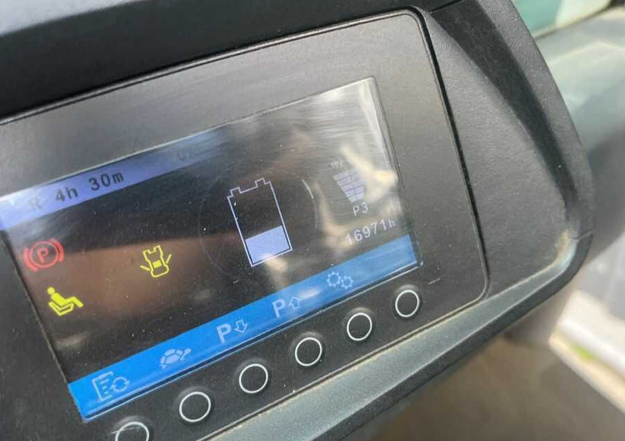 Jungheinrich EFG220 - Električni viličar: slika Jungheinrich EFG220 - Električni viličar Jungheinrich EFG220 - Električni viličar: slika Jungheinrich EFG220 - Električni viličar