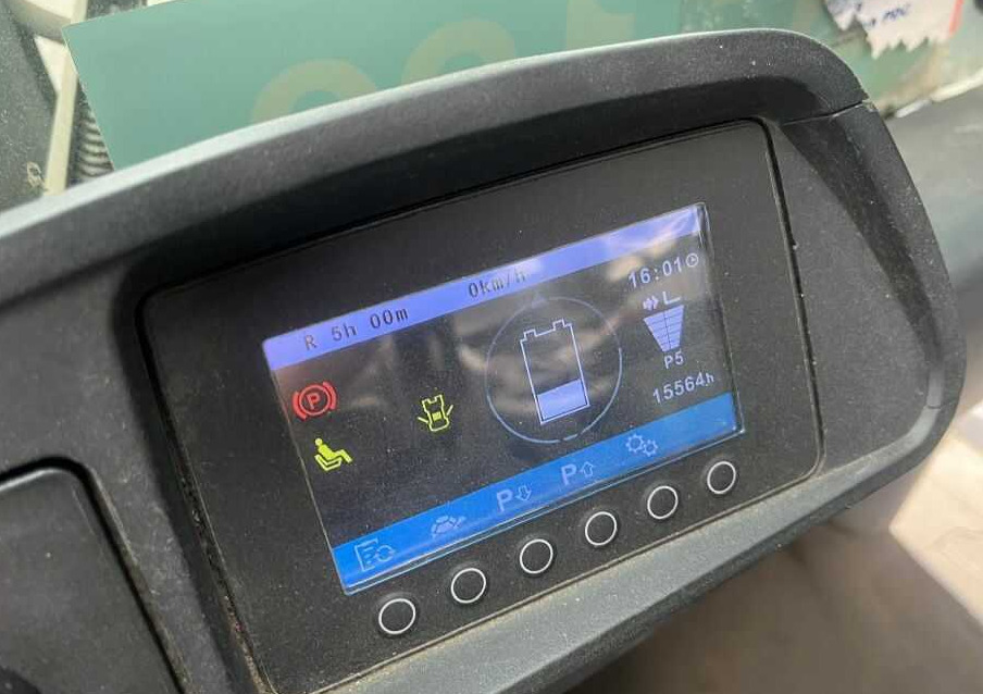 Jungheinrich EFG220 - Električni viličar: slika  Jungheinrich EFG220 - Električni viličar Jungheinrich EFG220 - Električni viličar: slika  Jungheinrich EFG220 - Električni viličar