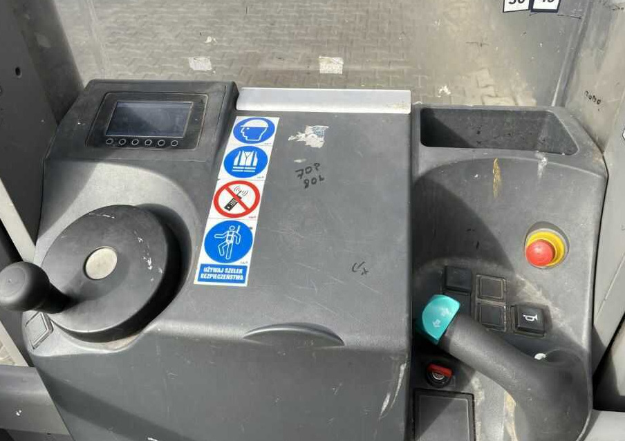 Komisioner Jungheinrich EKS110: slika Komisioner Jungheinrich EKS110 Komisioner Jungheinrich EKS110: slika Komisioner Jungheinrich EKS110