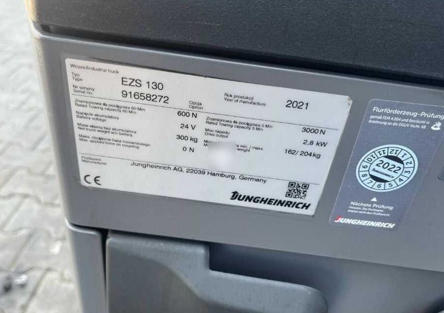 Jungheinrich EZS130 - Vučni traktor: slika Jungheinrich EZS130 - Vučni traktor Jungheinrich EZS130 - Vučni traktor: slika Jungheinrich EZS130 - Vučni traktor