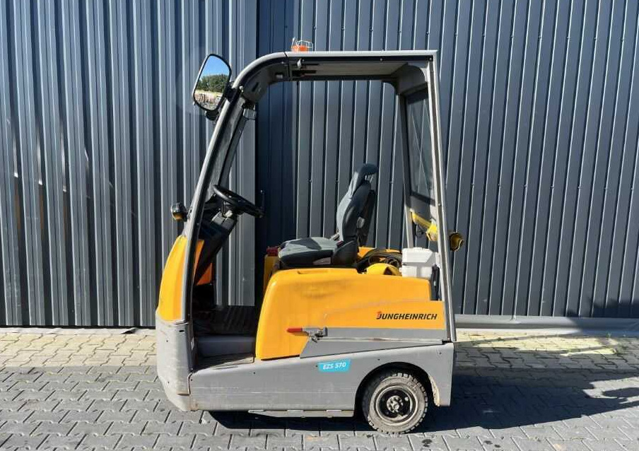 Jungheinrich EZS570 - Vučni traktor: slika Jungheinrich EZS570 - Vučni traktor Jungheinrich EZS570 - Vučni traktor: slika Jungheinrich EZS570 - Vučni traktor