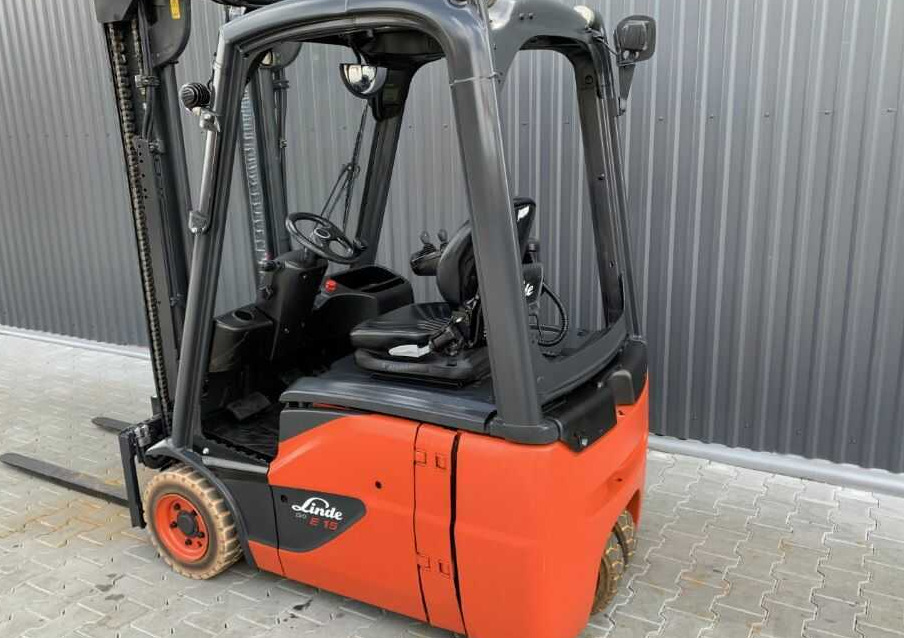 Linde E15-02 - Električni viličar: slika Linde E15-02 - Električni viličar Linde E15-02 - Električni viličar: slika Linde E15-02 - Električni viličar