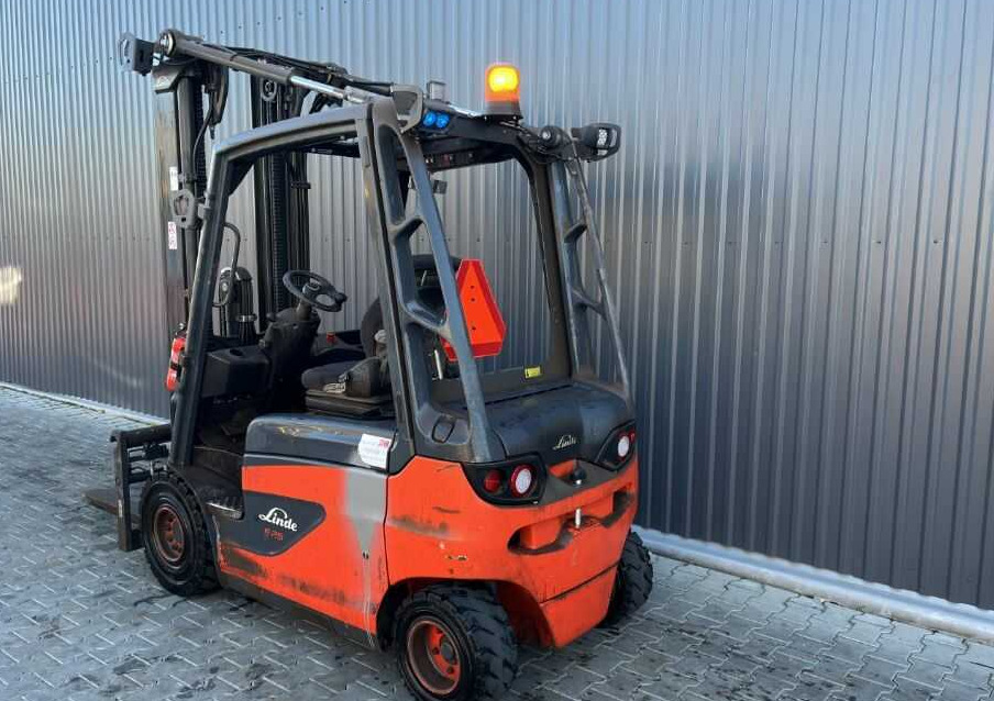 Linde E25-01 - Električni viličar: slika Linde E25-01 - Električni viličar Linde E25-01 - Električni viličar: slika Linde E25-01 - Električni viličar