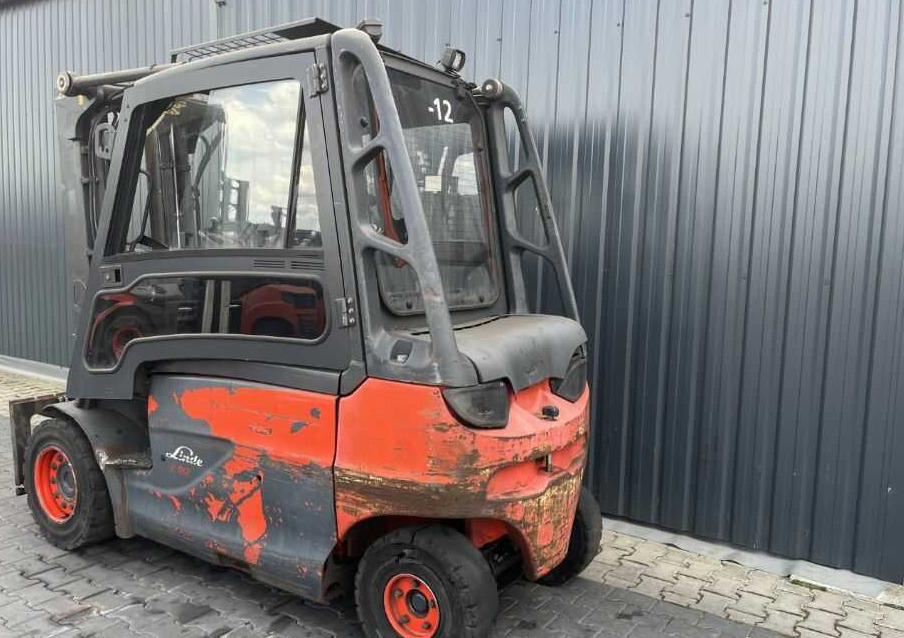Linde E50HL-01 - Električni viličar: slika Linde E50HL-01 - Električni viličar Linde E50HL-01 - Električni viličar: slika Linde E50HL-01 - Električni viličar