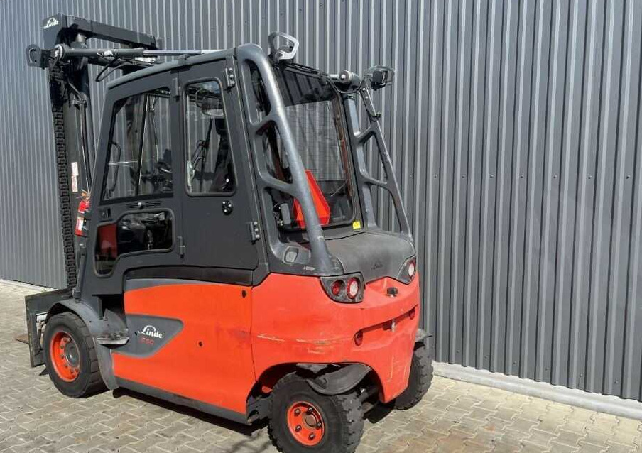 Linde E50HL-01 - Električni viličar: slika Linde E50HL-01 - Električni viličar Linde E50HL-01 - Električni viličar: slika Linde E50HL-01 - Električni viličar