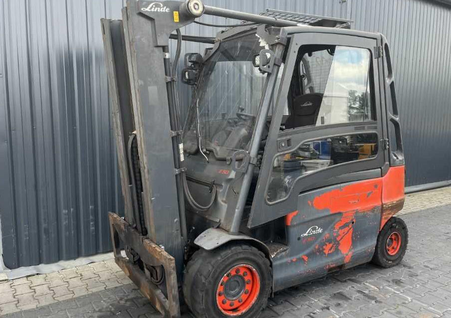 Linde E50HL-01 - Električni viličar: slika Linde E50HL-01 - Električni viličar Linde E50HL-01 - Električni viličar: slika Linde E50HL-01 - Električni viličar
