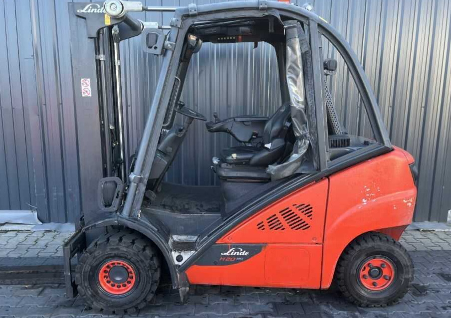 Linde H20D-02/600 - Diesel viličar: slika Linde H20D-02/600 - Diesel viličar Linde H20D-02/600 - Diesel viličar: slika Linde H20D-02/600 - Diesel viličar