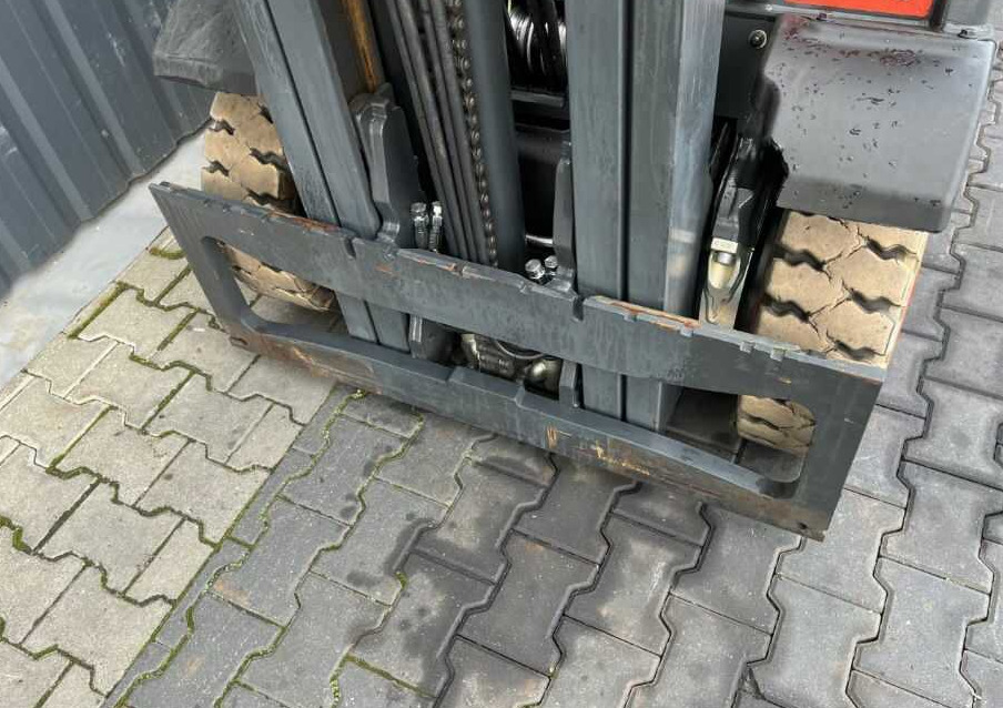 Plinski viličar Linde H20T-02/600: slika Plinski viličar Linde H20T-02/600