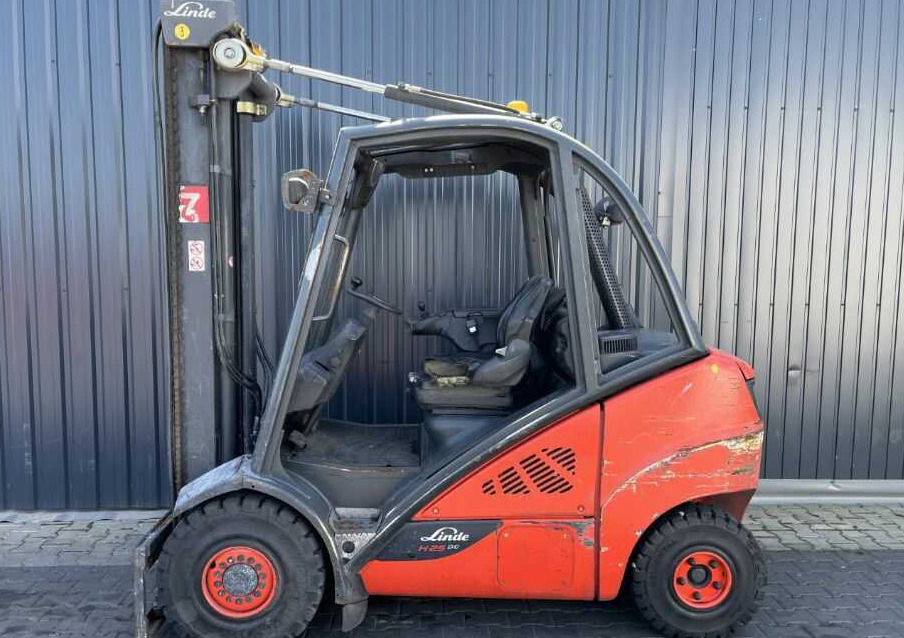 Linde H25D-02/600 - Diesel viličar: slika Linde H25D-02/600 - Diesel viličar Linde H25D-02/600 - Diesel viličar: slika Linde H25D-02/600 - Diesel viličar