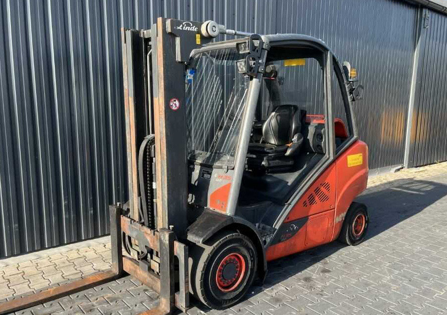 Linde H35T-02 - Plinski viličar: slika Linde H35T-02 - Plinski viličar Linde H35T-02 - Plinski viličar: slika Linde H35T-02 - Plinski viličar