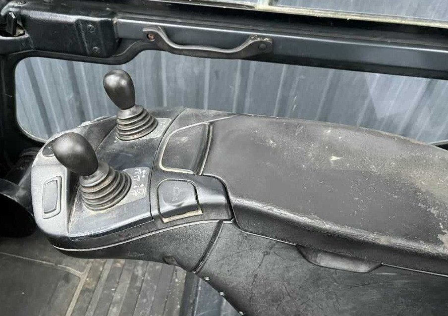 Linde H40T-02 - Plinski viličar: slika Linde H40T-02 - Plinski viličar Linde H40T-02 - Plinski viličar: slika Linde H40T-02 - Plinski viličar