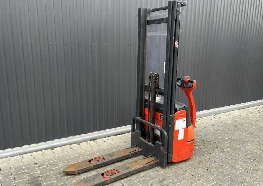 Linde L12 - Slagač stoga: slika Linde L12 - Slagač stoga Linde L12 - Slagač stoga: slika Linde L12 - Slagač stoga