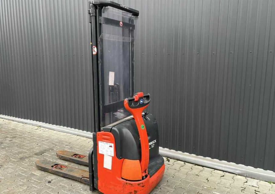 Linde L12 - Slagač stoga: slika Linde L12 - Slagač stoga Linde L12 - Slagač stoga: slika Linde L12 - Slagač stoga