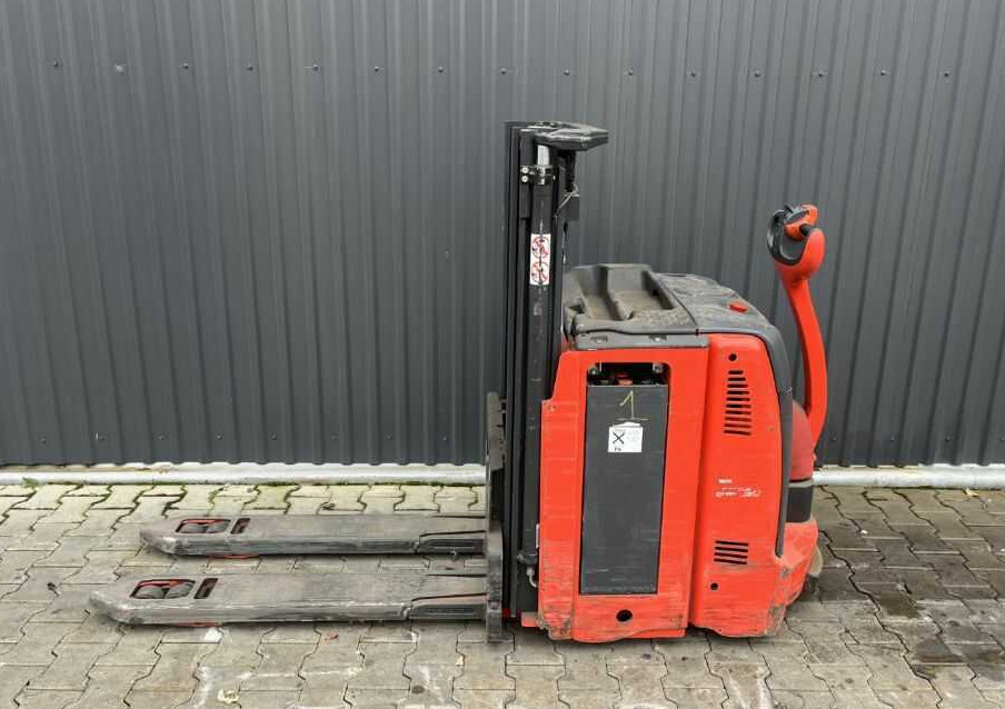 Linde L12L - Slagač stoga: slika Linde L12L - Slagač stoga Linde L12L - Slagač stoga: slika Linde L12L - Slagač stoga