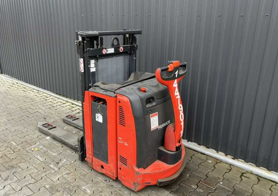 Linde L12L - Slagač stoga: slika Linde L12L - Slagač stoga Linde L12L - Slagač stoga: slika Linde L12L - Slagač stoga