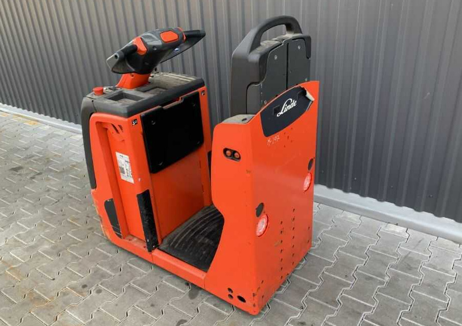 Linde P20 - Vučni traktor: slika  Linde P20 - Vučni traktor Linde P20 - Vučni traktor: slika  Linde P20 - Vučni traktor