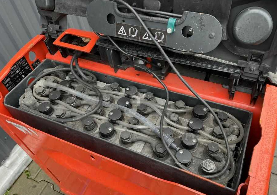 Linde T18 - Paletni viličar: slika Linde T18 - Paletni viličar Linde T18 - Paletni viličar: slika Linde T18 - Paletni viličar