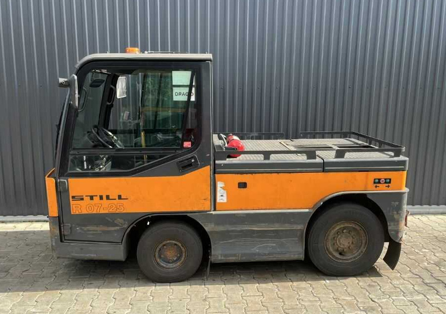 Still R07-25 - Vučni traktor: slika Still R07-25 - Vučni traktor Still R07-25 - Vučni traktor: slika Still R07-25 - Vučni traktor