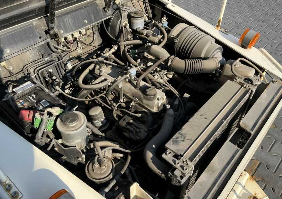 Toyota 2TG20 - Vučni traktor: slika Toyota 2TG20 - Vučni traktor Toyota 2TG20 - Vučni traktor: slika Toyota 2TG20 - Vučni traktor