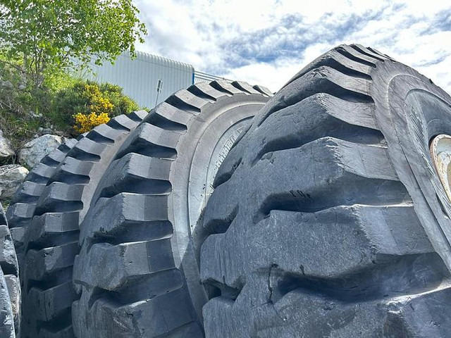 Bridgestone 30.00R51 - Gume i felge: slika Bridgestone 30.00R51 - Gume i felge Bridgestone 30.00R51 - Gume i felge: slika Bridgestone 30.00R51 - Gume i felge