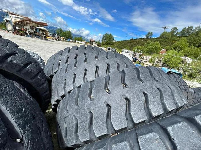 Bridgestone 30.00R51 - Gume i felge: slika Bridgestone 30.00R51 - Gume i felge Bridgestone 30.00R51 - Gume i felge: slika Bridgestone 30.00R51 - Gume i felge