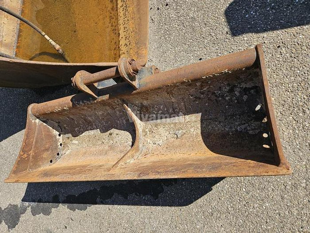 Caterpillar 428D - Korpa: slika Caterpillar 428D - Korpa Caterpillar 428D - Korpa: slika Caterpillar 428D - Korpa