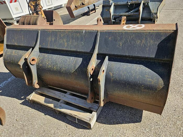 Caterpillar 428D - Korpa: slika Caterpillar 428D - Korpa Caterpillar 428D - Korpa: slika Caterpillar 428D - Korpa