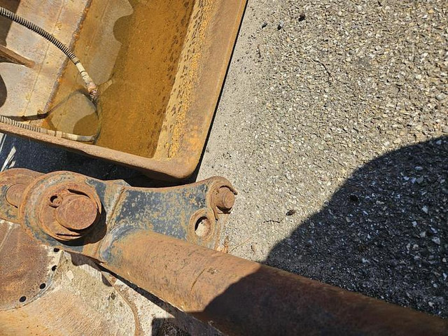 Caterpillar 428D - Korpa: slika Caterpillar 428D - Korpa Caterpillar 428D - Korpa: slika Caterpillar 428D - Korpa