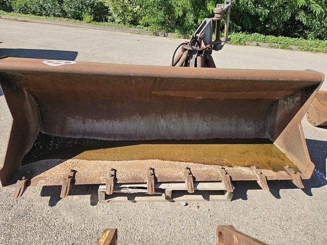 Caterpillar 428D - Korpa: slika Caterpillar 428D - Korpa Caterpillar 428D - Korpa: slika Caterpillar 428D - Korpa