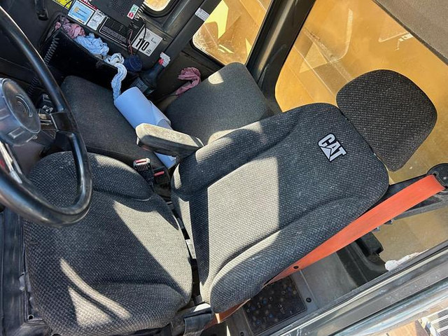 Caterpillar 771D - Istovarivač: slika Caterpillar 771D - Istovarivač Caterpillar 771D - Istovarivač: slika Caterpillar 771D - Istovarivač