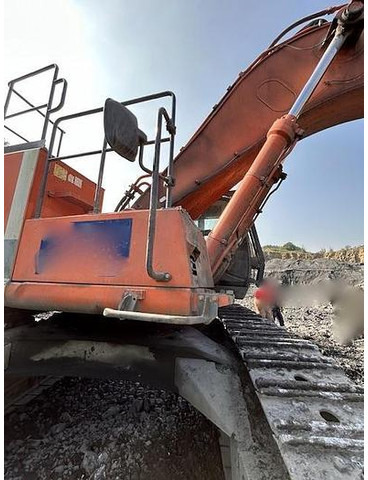 Hitachi ZX670 LCR-3 - Bager: slika Hitachi ZX670 LCR-3 - Bager Hitachi ZX670 LCR-3 - Bager: slika Hitachi ZX670 LCR-3 - Bager