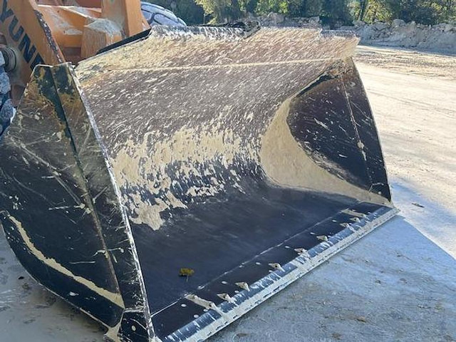 Hyundai HL970 - Utovarivač: slika Hyundai HL970 - Utovarivač Hyundai HL970 - Utovarivač: slika Hyundai HL970 - Utovarivač