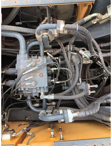 Bager Hyundai HX520L: slika Bager Hyundai HX520L
