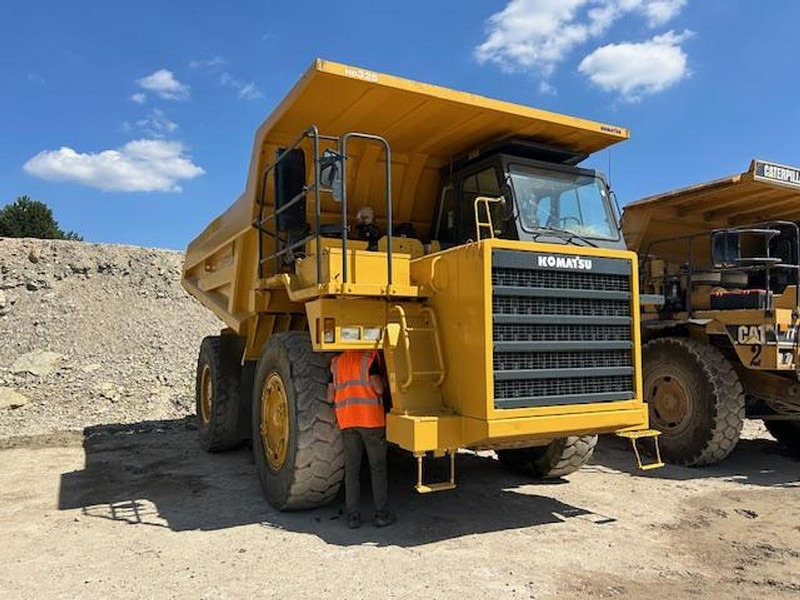 Komatsu HD325-6KE - Istovarivač: slika Komatsu HD325-6KE - Istovarivač Komatsu HD325-6KE - Istovarivač: slika Komatsu HD325-6KE - Istovarivač