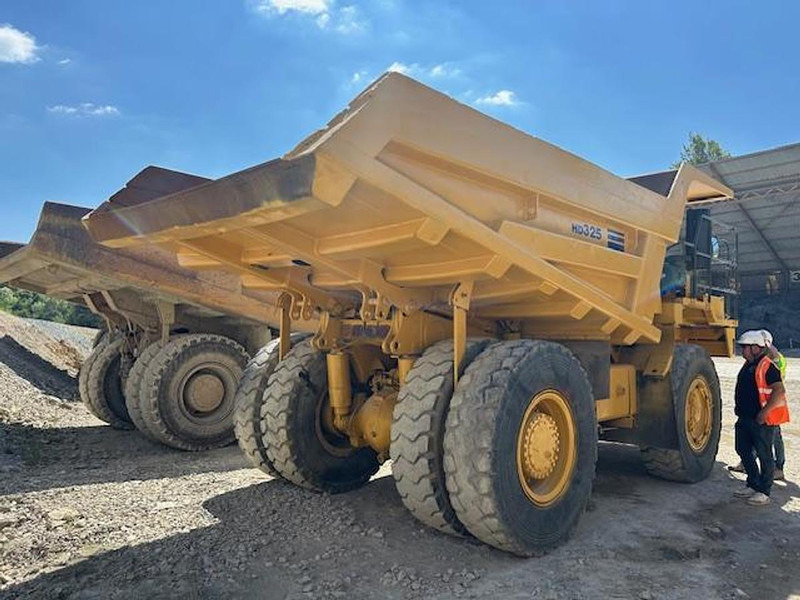 Komatsu HD325-6KE - Istovarivač: slika Komatsu HD325-6KE - Istovarivač Komatsu HD325-6KE - Istovarivač: slika Komatsu HD325-6KE - Istovarivač