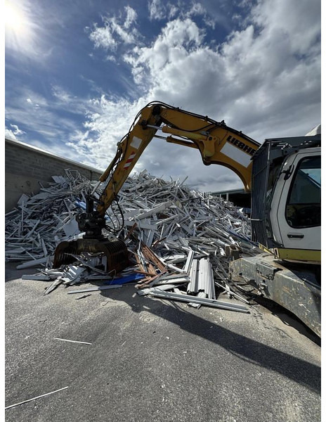 Liebherr A316 Li - Bager: slika Liebherr A316 Li - Bager Liebherr A316 Li - Bager: slika Liebherr A316 Li - Bager