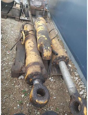 Liebherr A914 - Blok cilindra: slika Liebherr A914 - Blok cilindra Liebherr A914 - Blok cilindra: slika Liebherr A914 - Blok cilindra