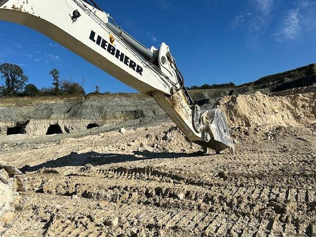 Liebherr R9100 - Bager: slika Liebherr R9100 - Bager Liebherr R9100 - Bager: slika Liebherr R9100 - Bager