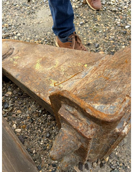 Korpa Mecalac 12MXT: slika Korpa Mecalac 12MXT